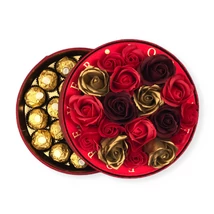 BoxEnjoy - piros búrás virágdoboz desszerttel NAGY - Szappanrózsa és Ferrero Rocher