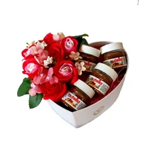 BoxEnjoy - fehér közepes szív desszert doboz- piros szappanrózsával és Nutella-val